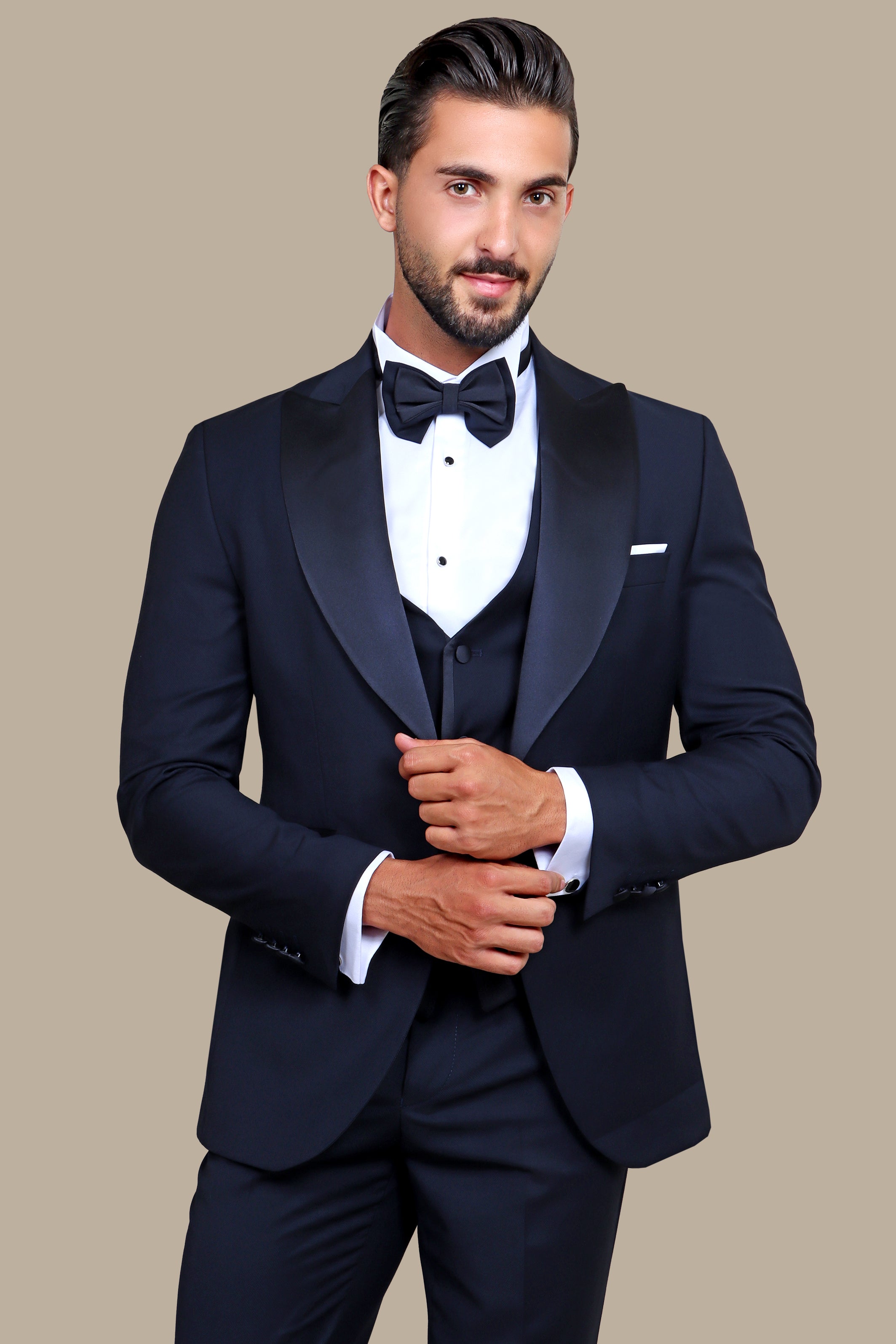 Navy Sophistication: 4-Piece Tuxedo Set with Peak Lapels