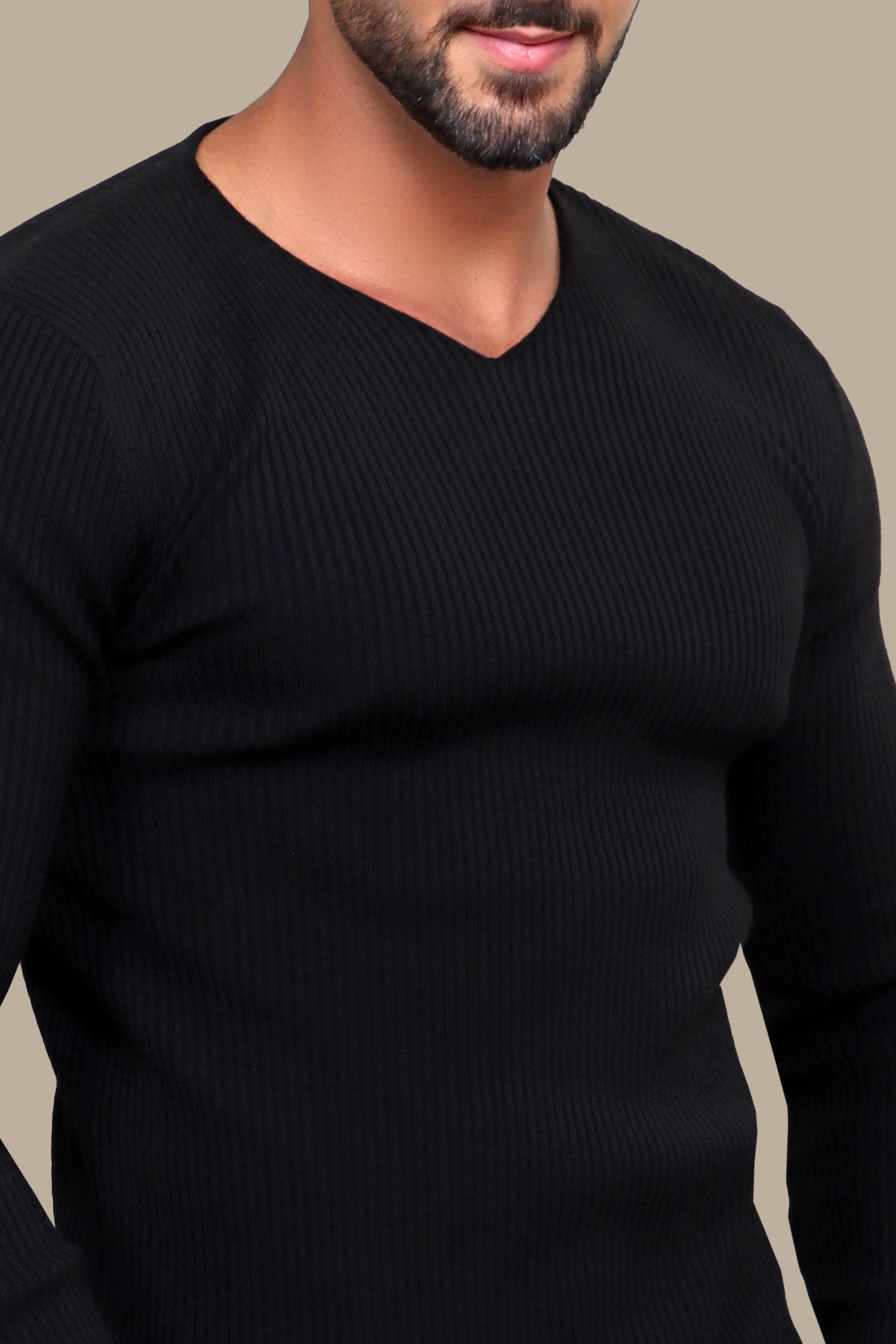 Chic Comfort: N-Neck Ribbed Black Sweater