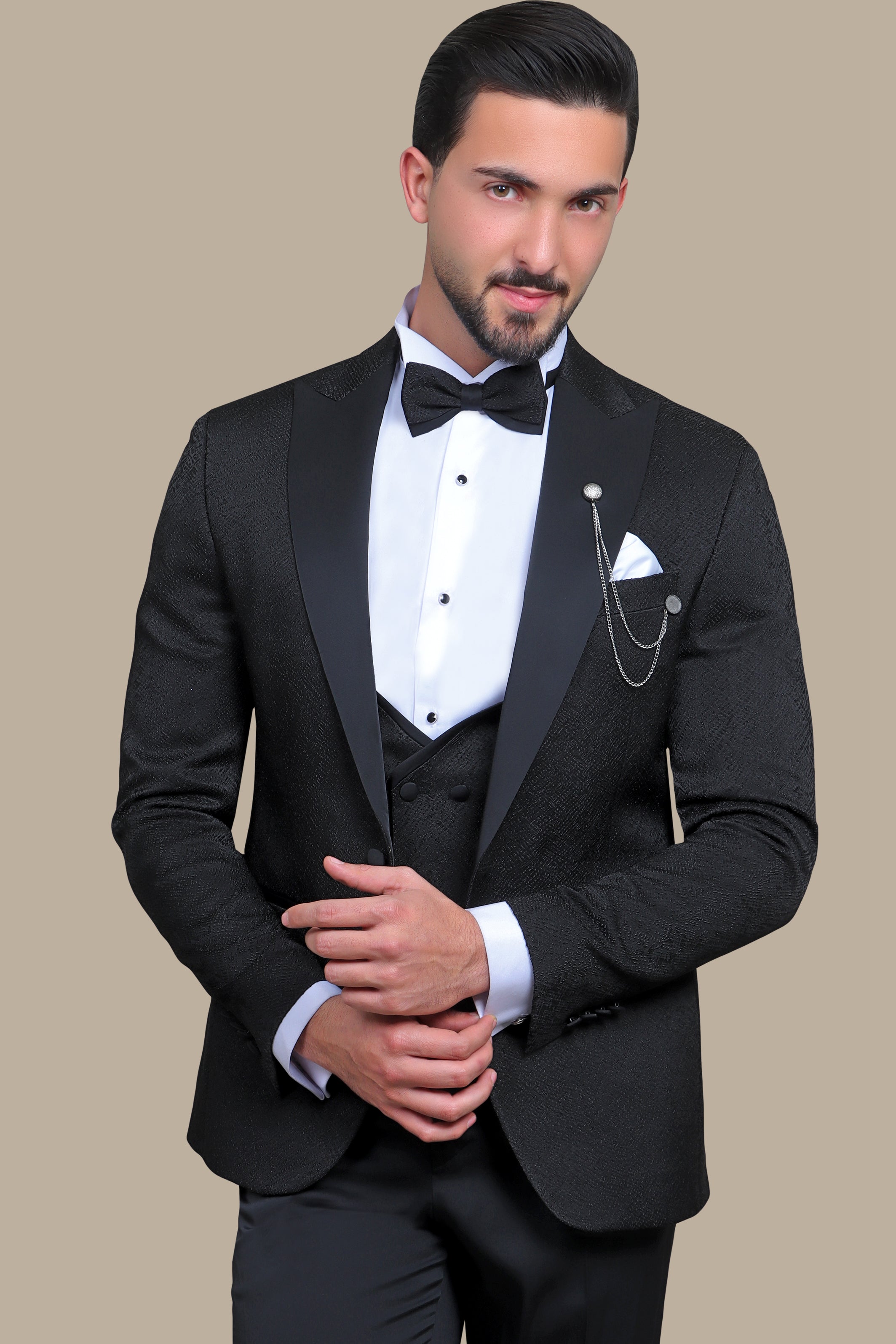 Starlight Elegance: 4-Piece Black Tuxedo Set with Shiny Peak Pattern