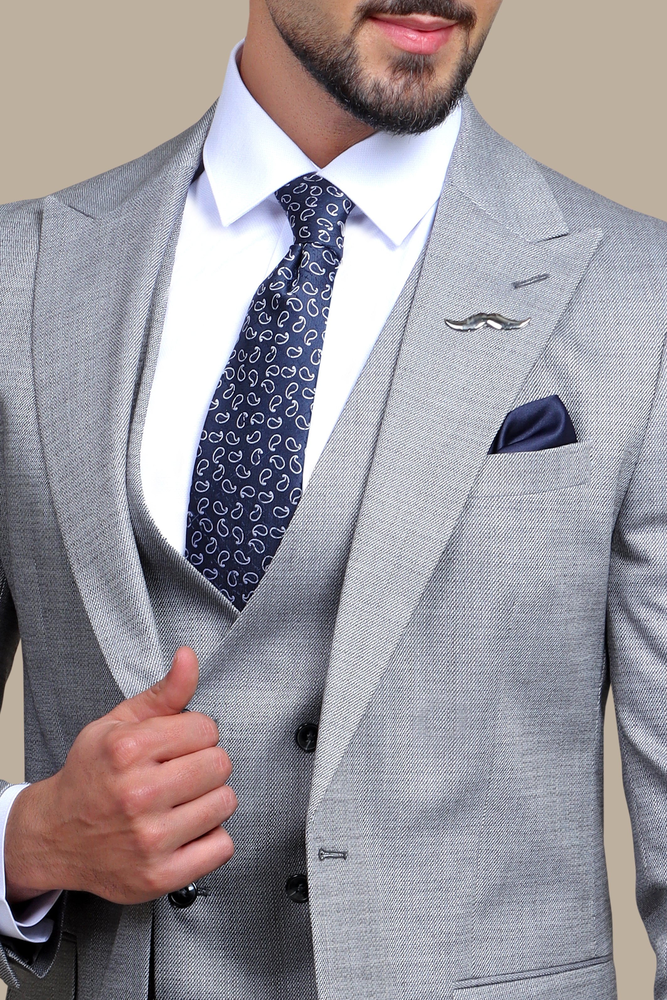 Stitched Gray Peak Lapel 3-Piece Suit: Classic Sophistication