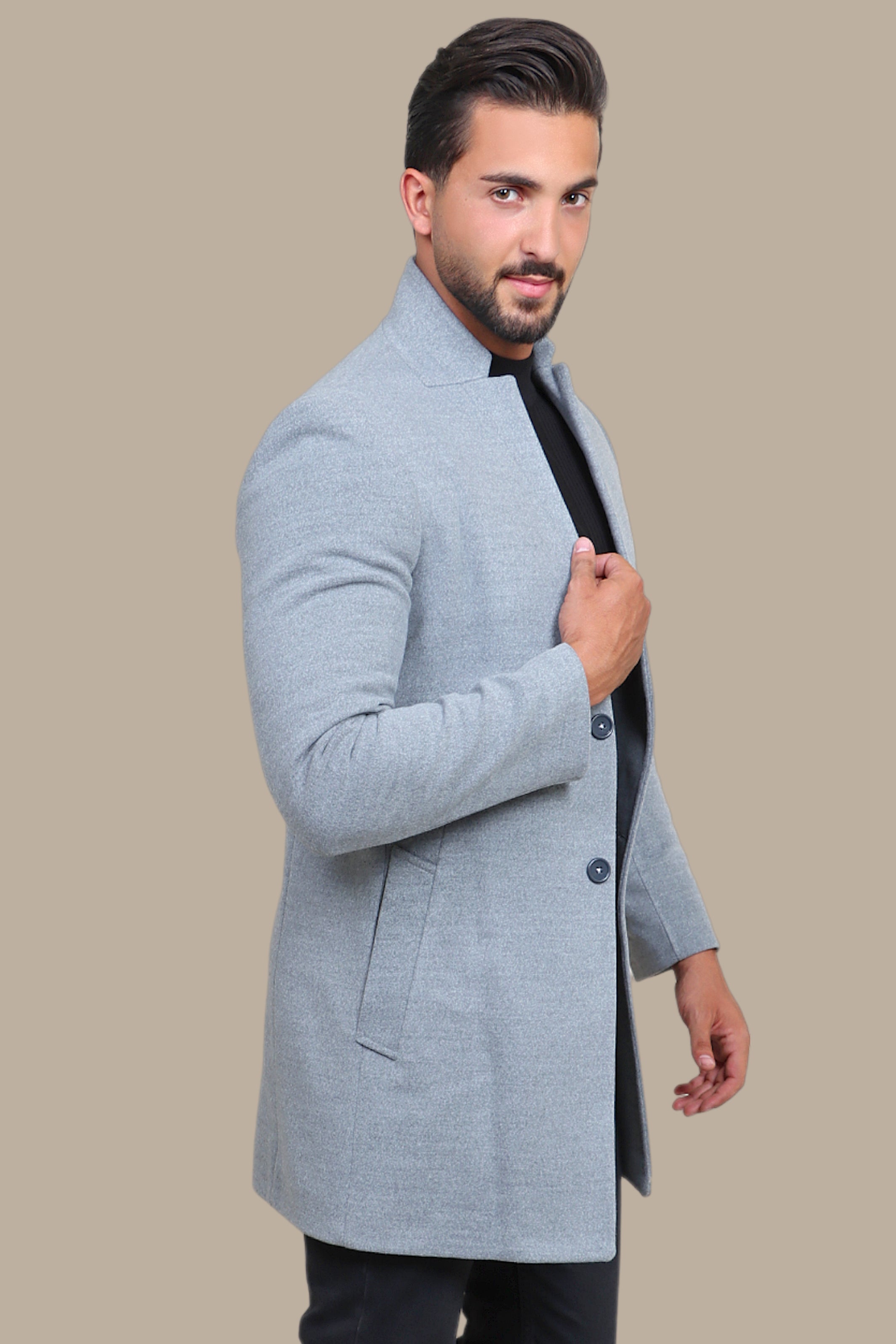 Light Gray Sophistication: The Classic Coat Col Mao in Subtle Elegance