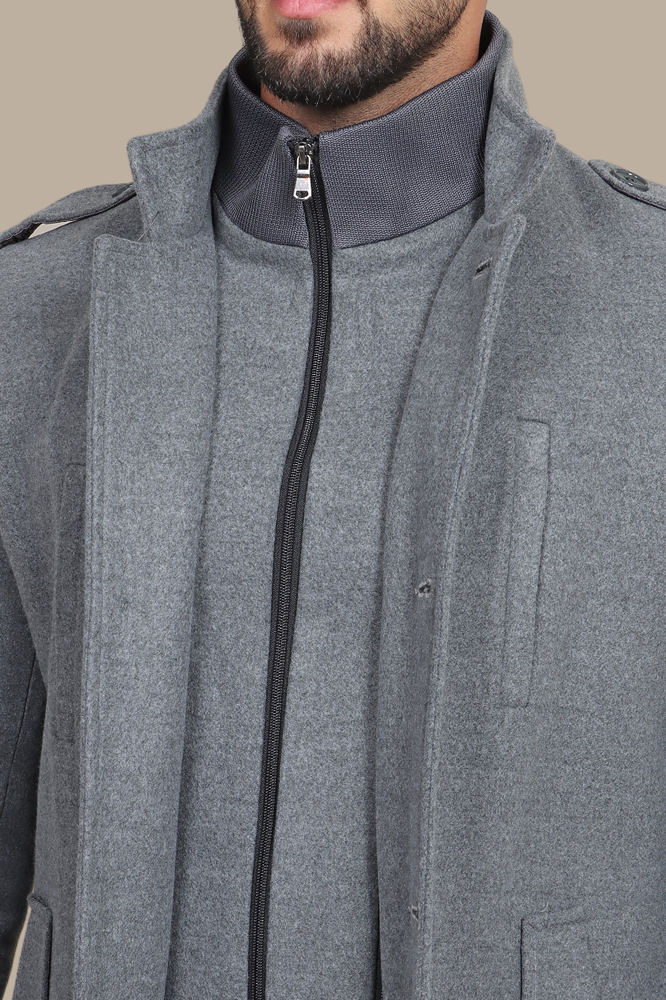 Light Gray Elegance: The Detachable Coat Col Mao in Timeless Style