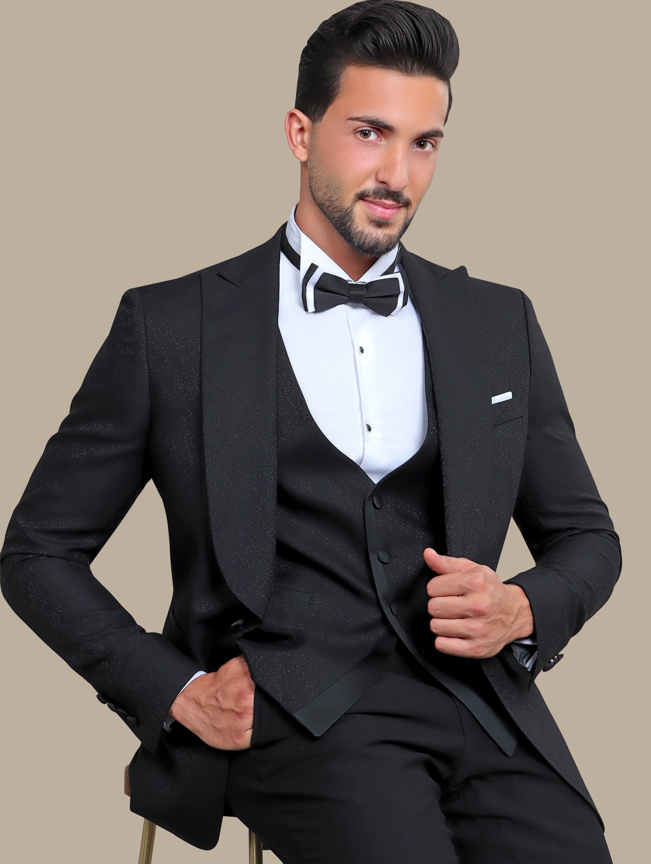 Timeless Elegance: Black Tuxedo FV 3-Piece Set with Peak Lape