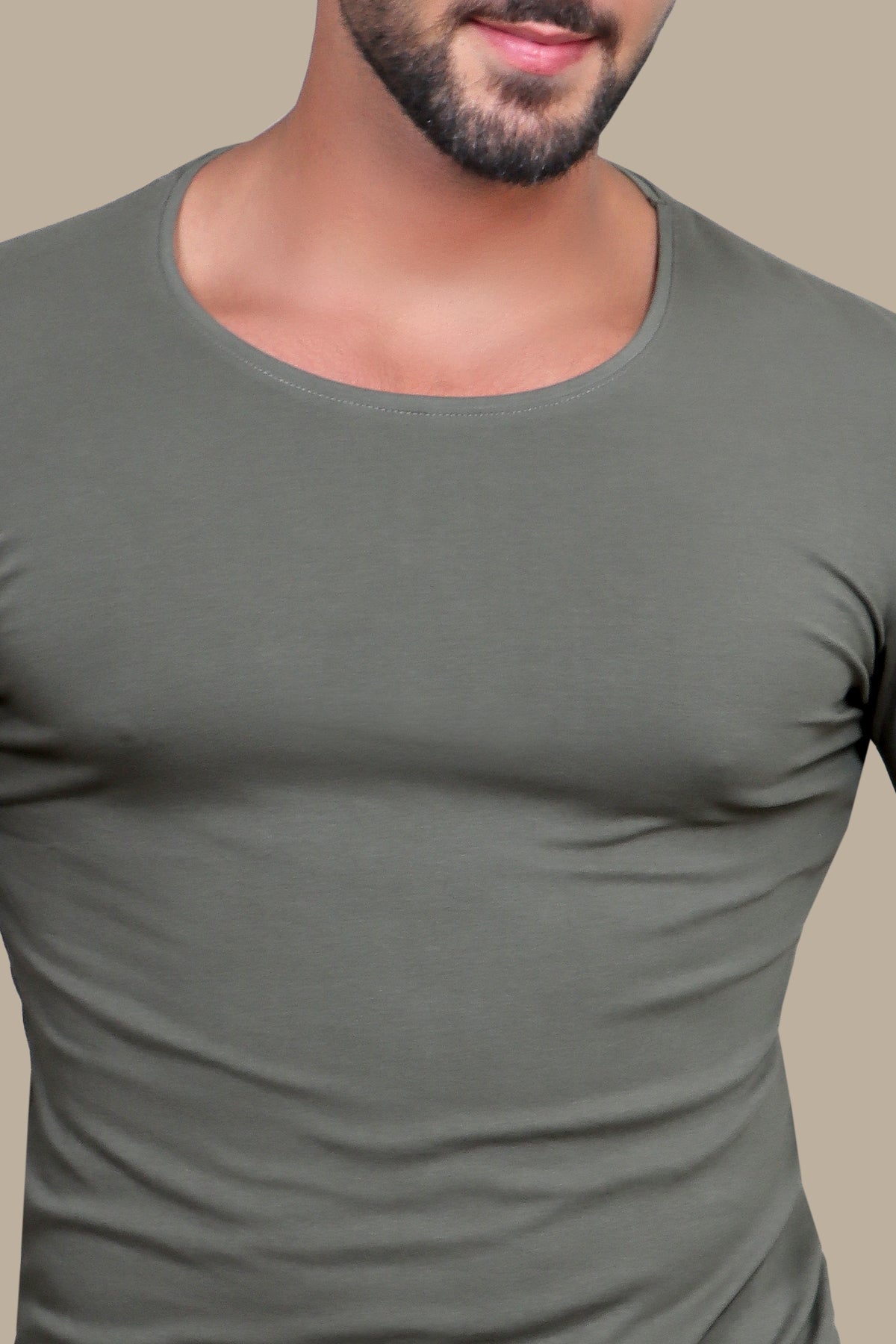 Essential Long Sleeve T-Shirt