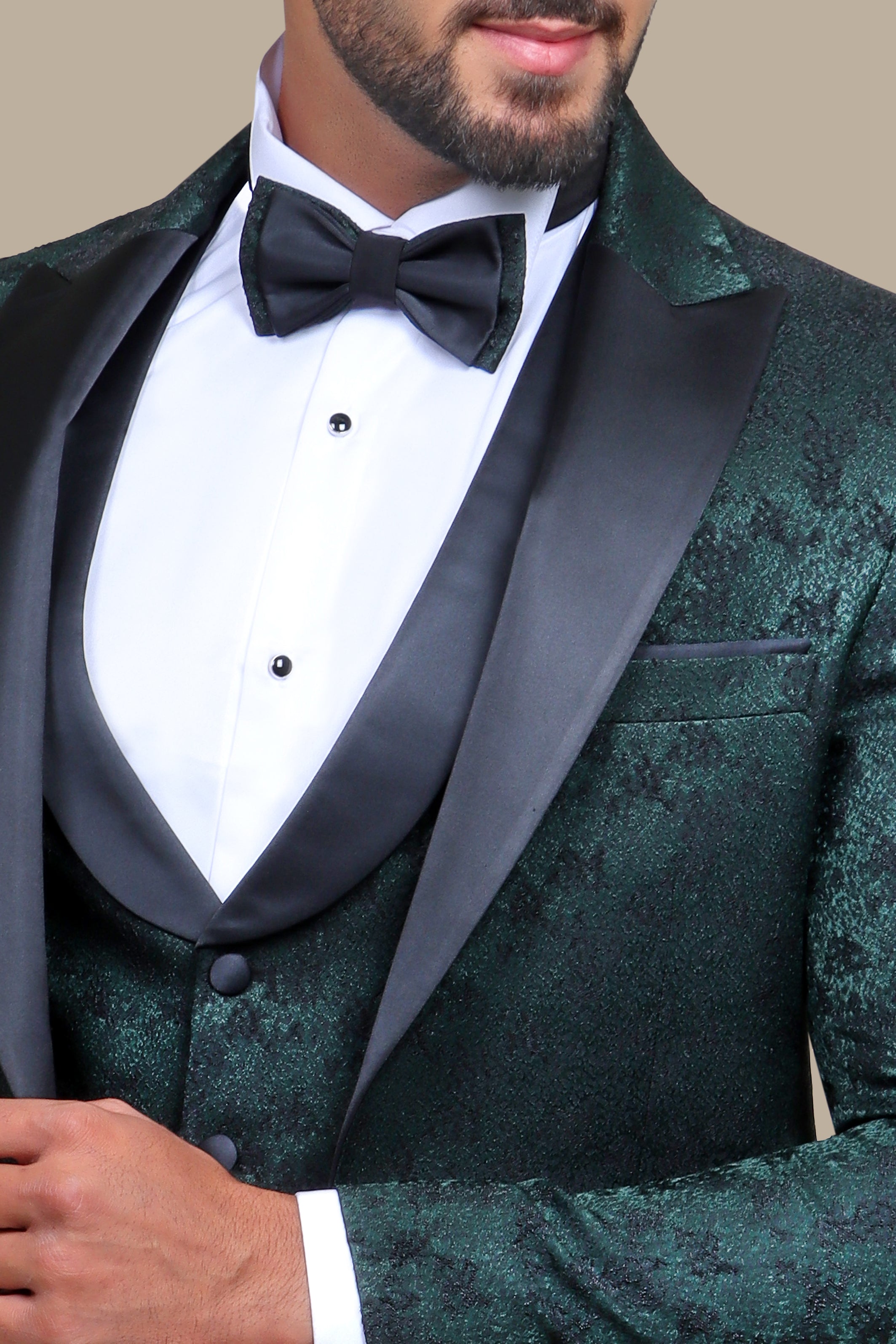 Emerald Elegance: Tuxedo Jacquard Peak 4-Piece Set in Stunning Green