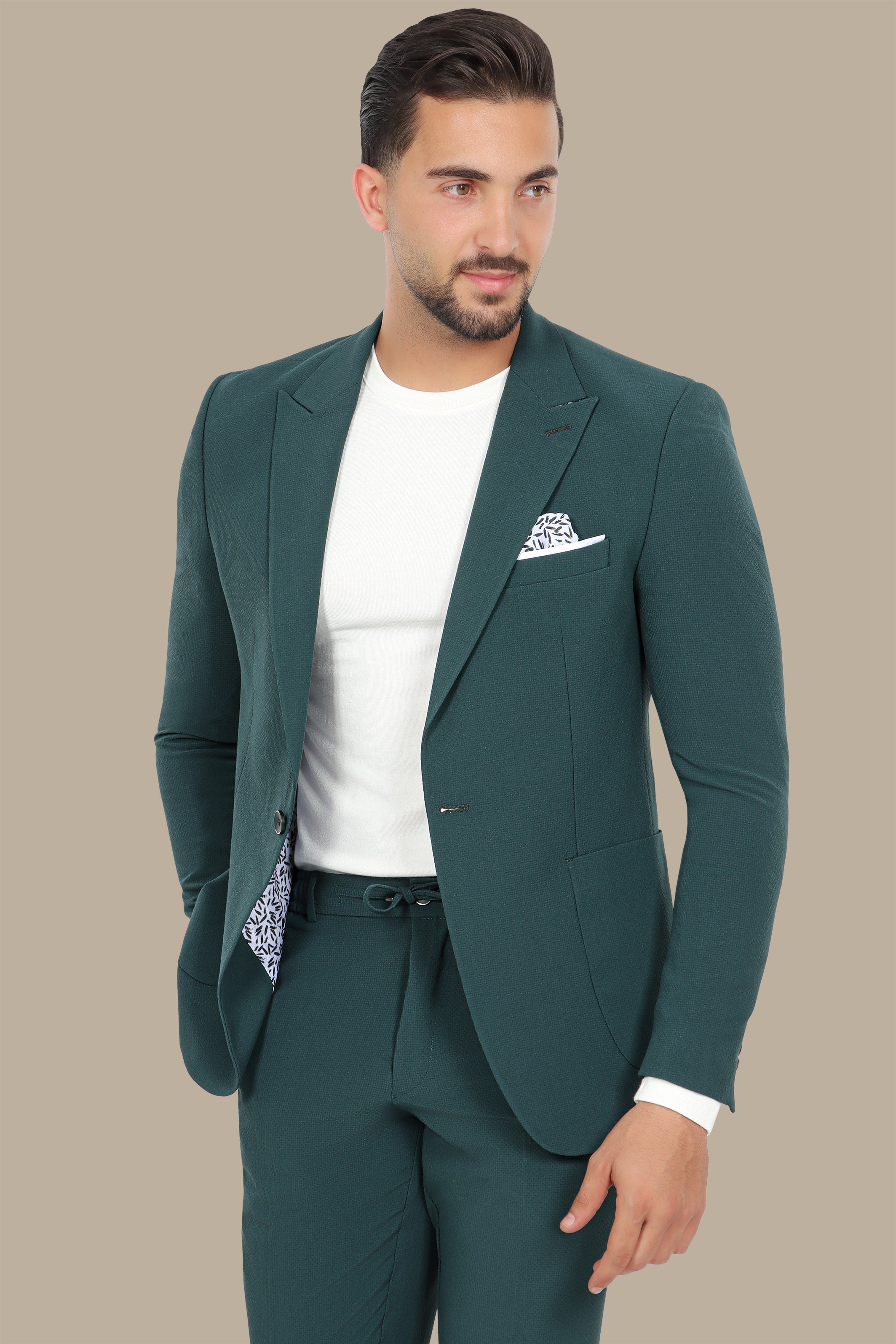 Green Travel Suit: Structured 2-Piece with Peak Lapel