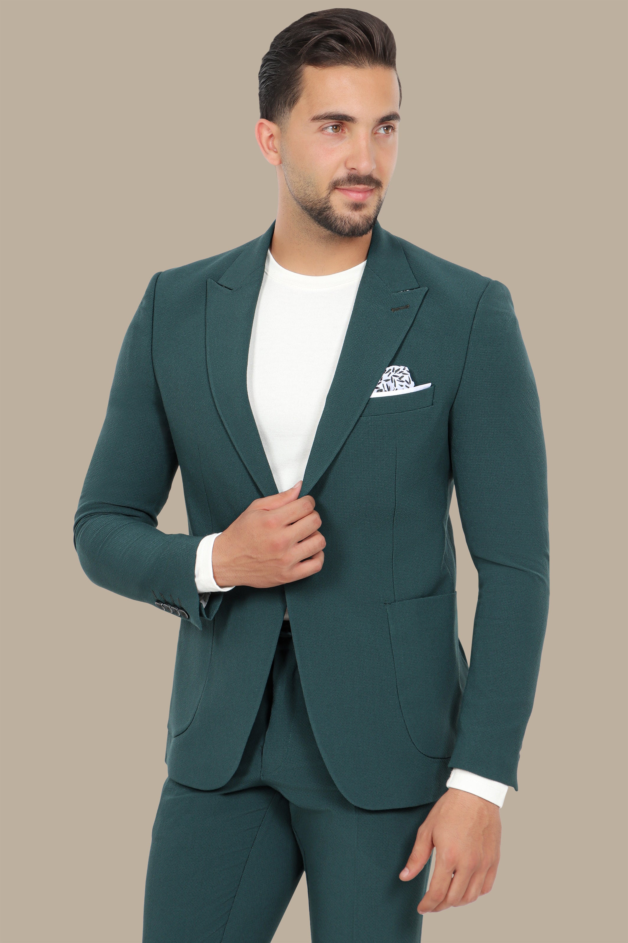 Green Travel Suit: Structured 2-Piece with Peak Lapel