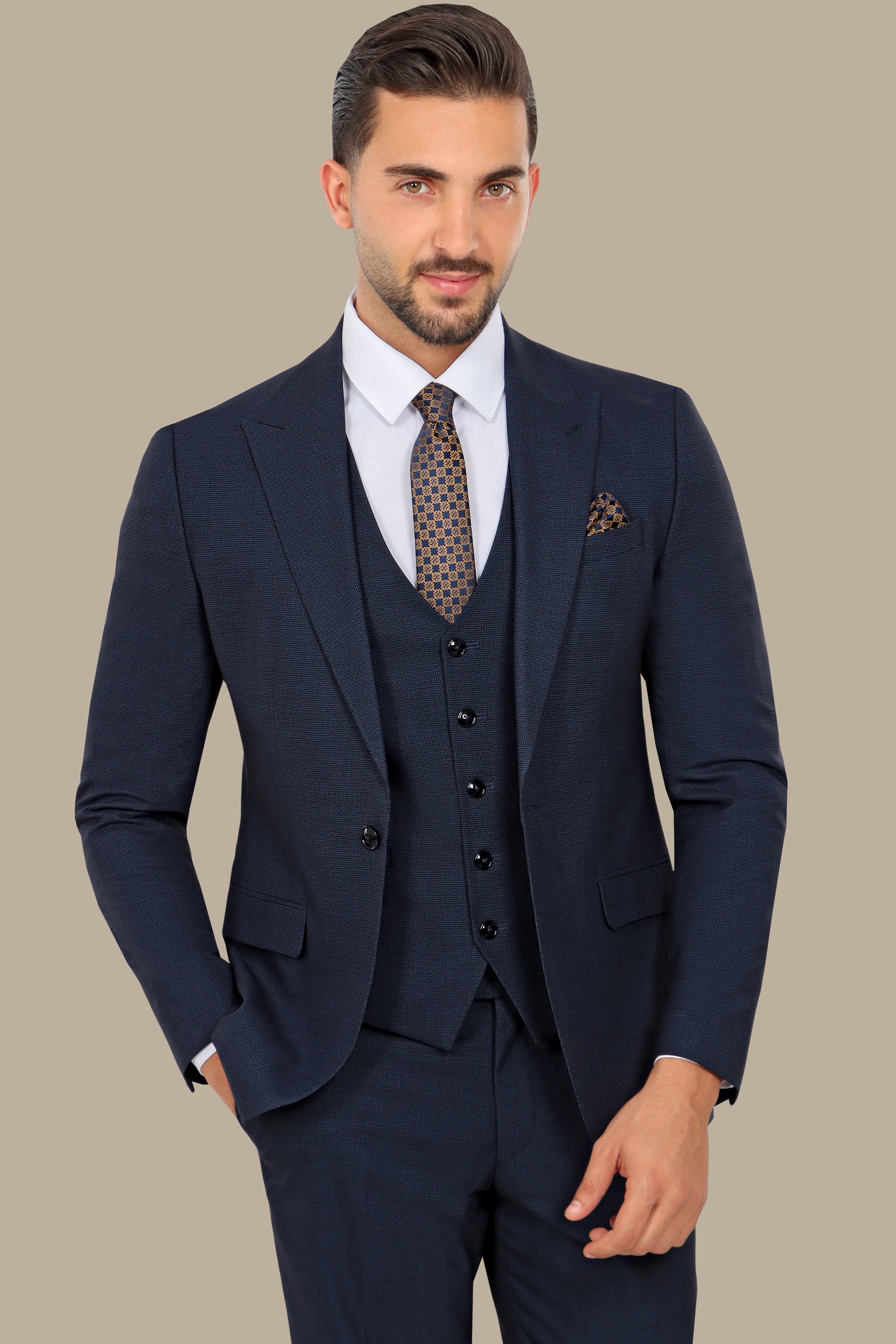 Sharp Checks: 3-Piece Navy Suit with Peak Lapel