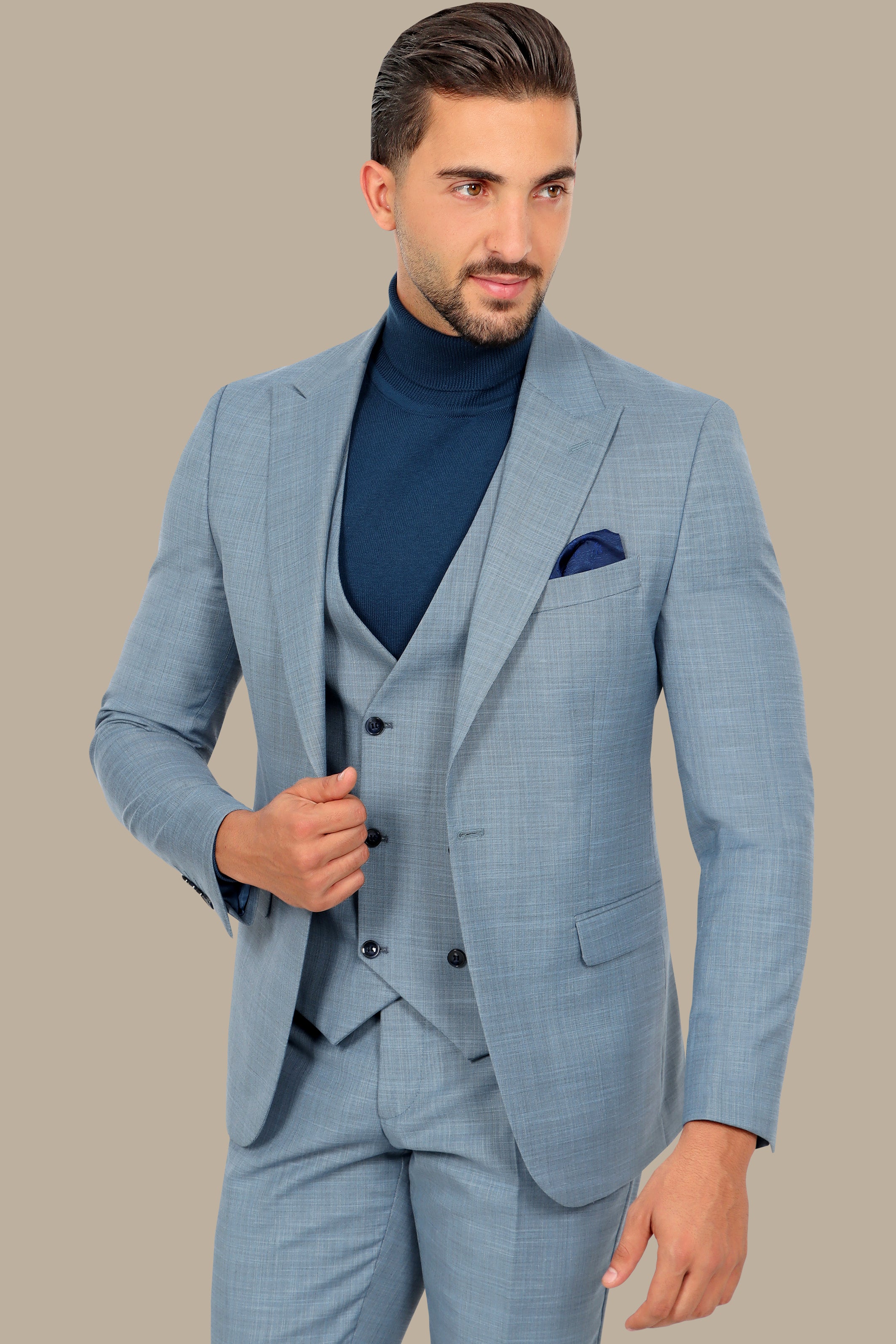 Light Blue 3-Piece Suit with Fila Fil Peak Lapel