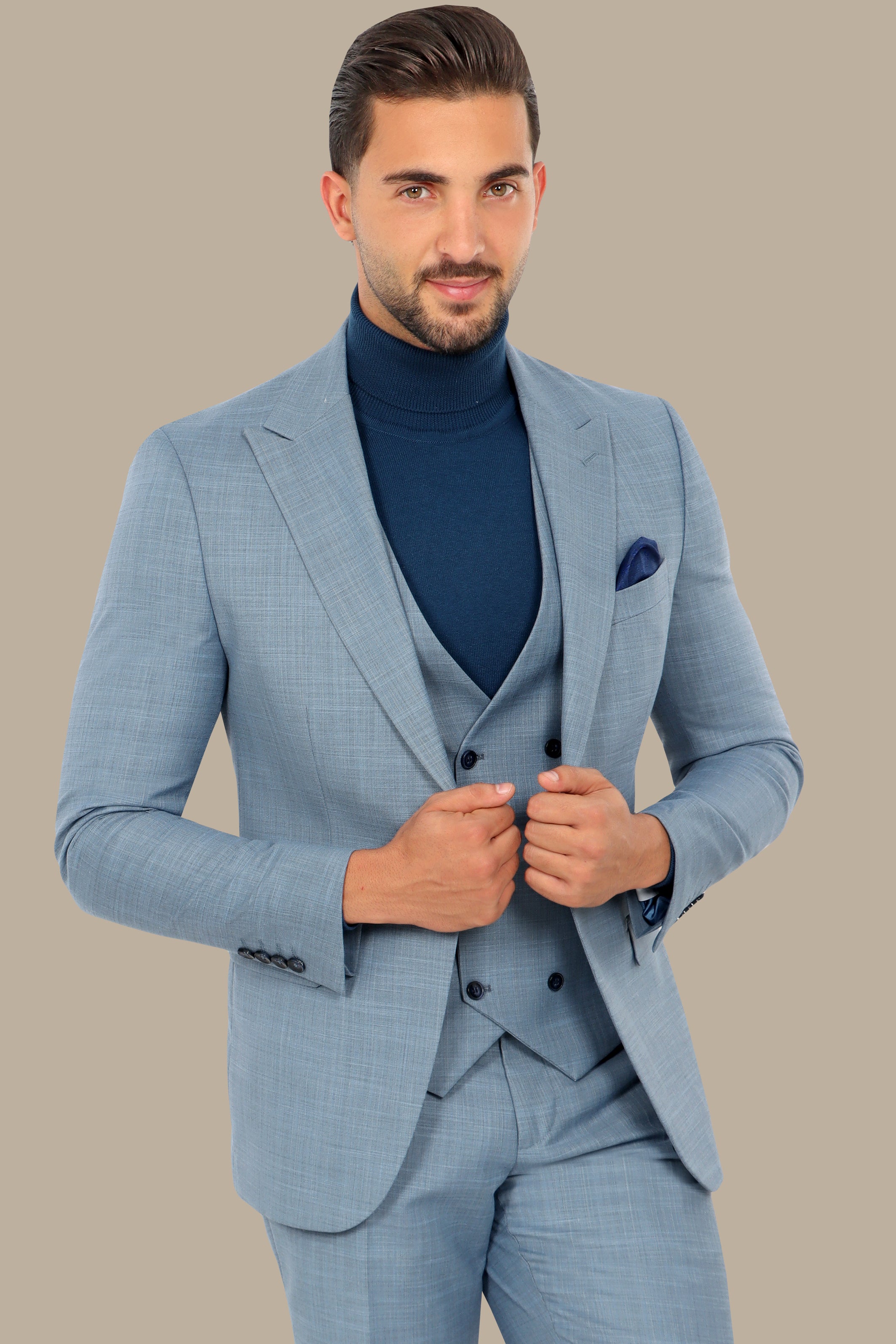 Light Blue 3-Piece Suit with Fila Fil Peak Lapel