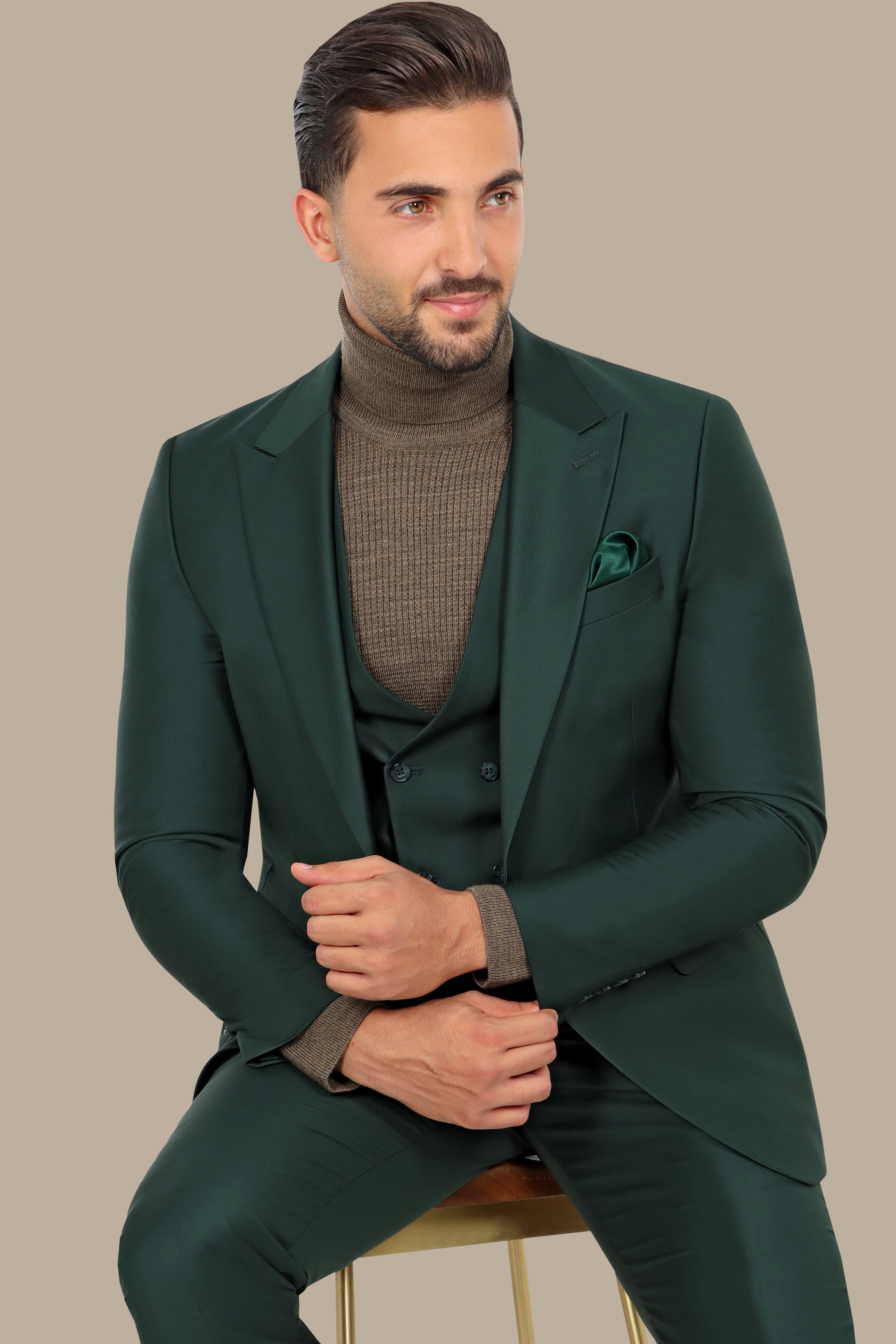 Emerald Elegance: The Peak Plain 3-Piece Green Suit