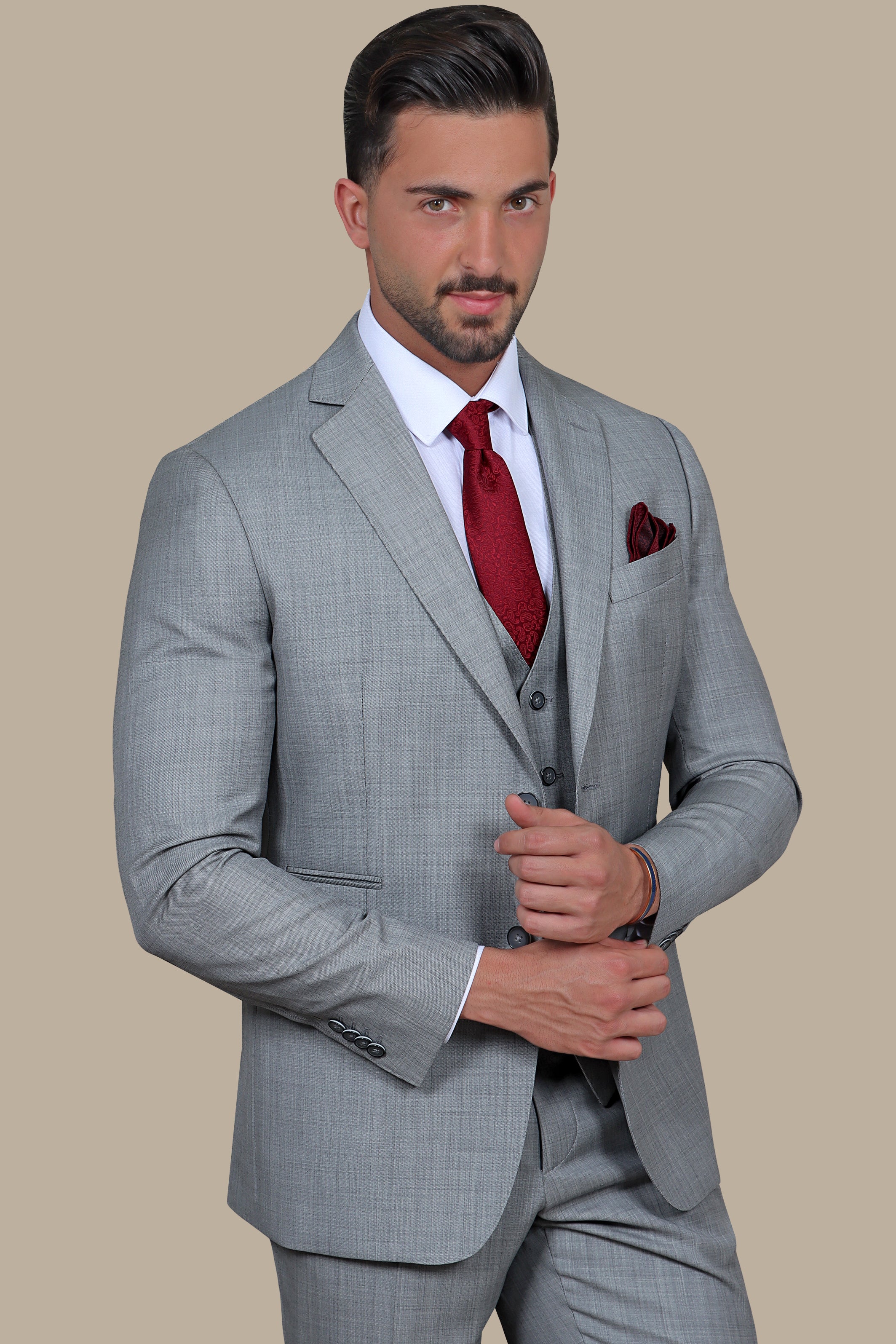 Effortless Chic: Wool Notch Fila Fil 3-Piece Suit in Light Grey