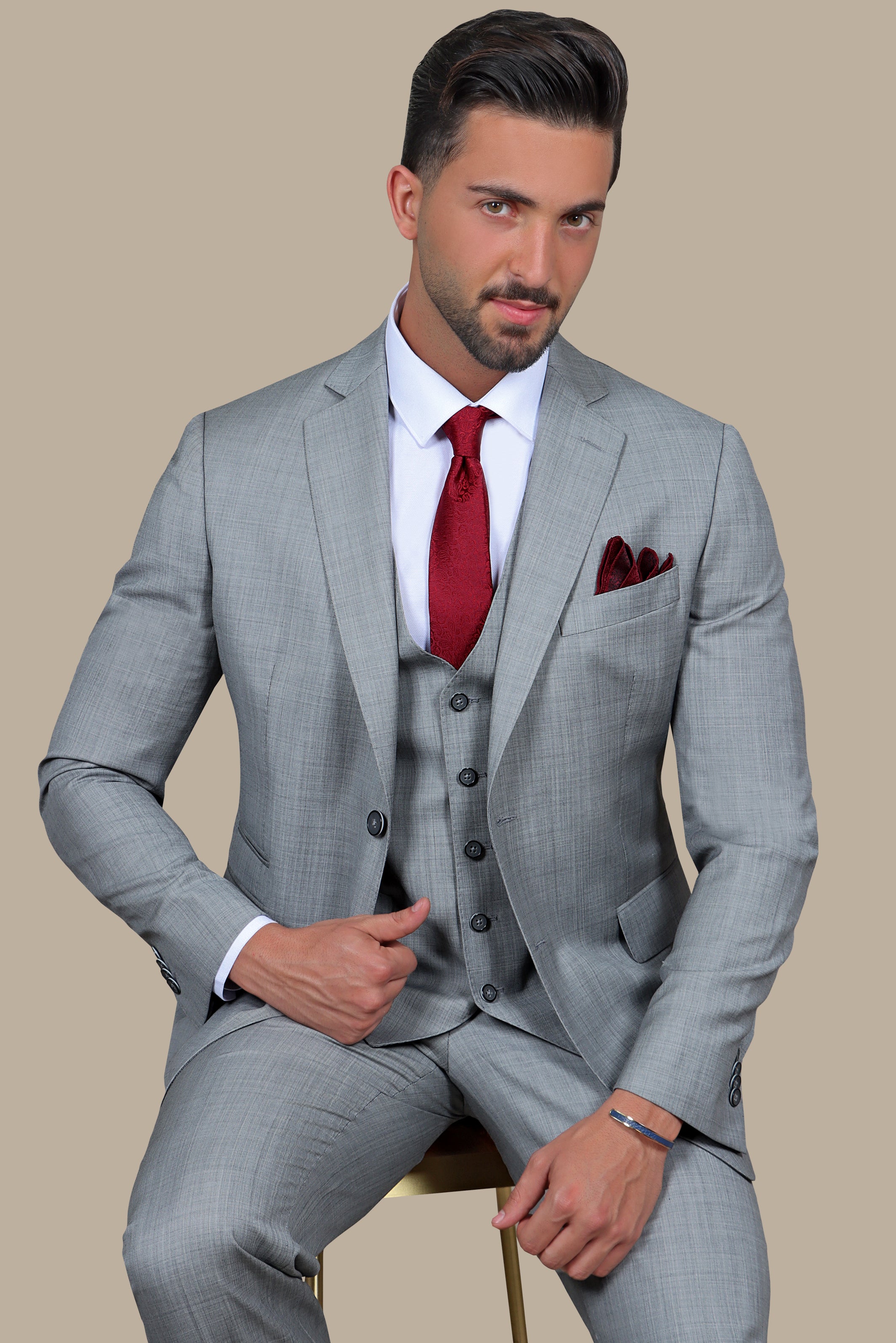 Effortless Chic: Wool Notch Fila Fil 3-Piece Suit in Light Grey