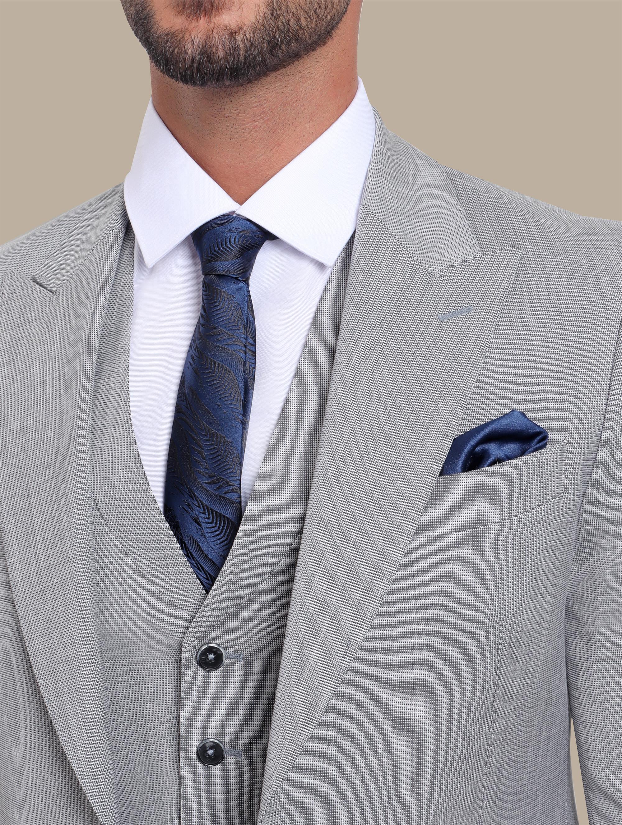 Grey Peak Lapel Fila Fil Lycra 3-Piece Suit